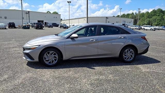 2024 Hyundai Elantra - $21,901