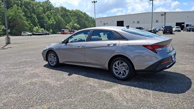 2024 Hyundai Elantra - $21,901