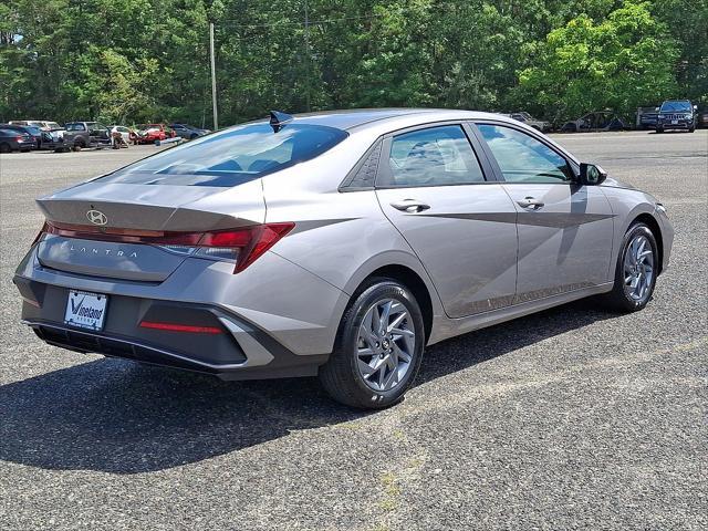 2024 Hyundai Elantra - $21,901