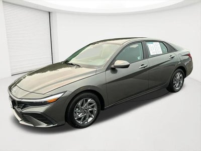 2024 Hyundai Elantra SEL 4DR Sedan