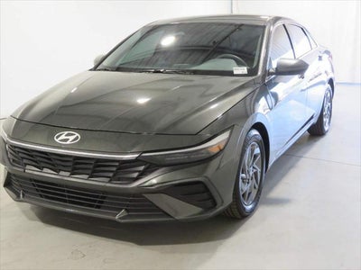 2024 Hyundai Elantra SEL 4DR Sedan