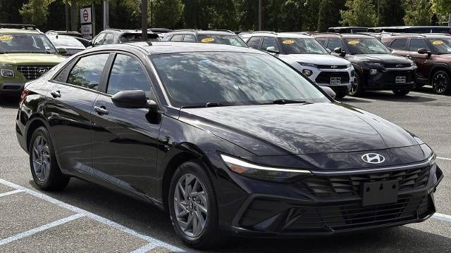 2024 Hyundai ELANTRA SEL
