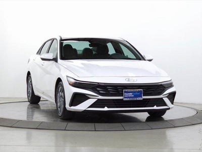 2024 Hyundai Elantra SEL 4DR Sedan