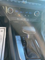 2024 Elantra Thumbnail 16