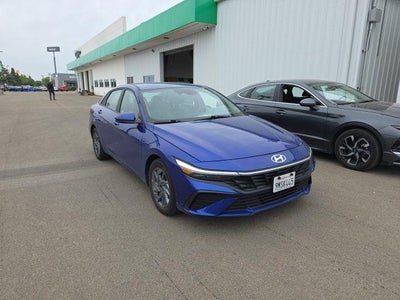2024 Hyundai Elantra SEL 4DR Sedan