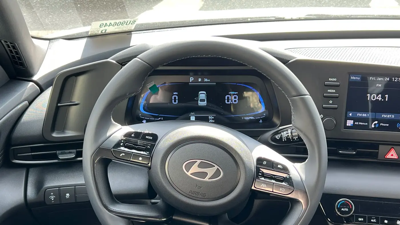 2025 Hyundai ELANTRA SEL Sport