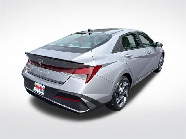 2025 Hyundai Elantra - $20,892