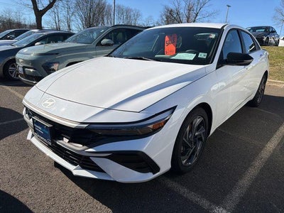 2025 Hyundai Elantra SEL Sport 4DR Sedan