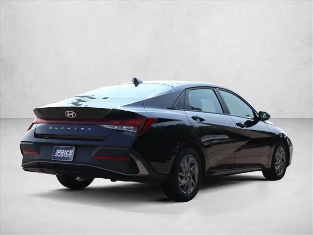 2024 Hyundai Elantra - $16,198