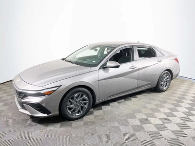 2024 Hyundai Elantra SEL 4DR Sedan