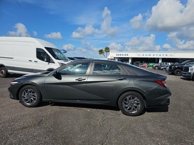 2024 Hyundai Elantra SEL 4DR Sedan