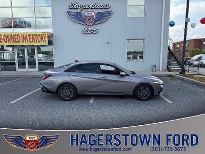 2024 Hyundai Elantra SEL 4DR Sedan