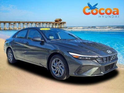 2024 Hyundai Elantra SEL 4DR Sedan