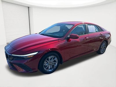 2024 Hyundai Elantra SEL 4DR Sedan