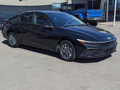 2024 Hyundai Elantra SEL 4DR Sedan