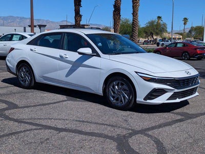 2024 Hyundai Elantra SEL 4DR Sedan