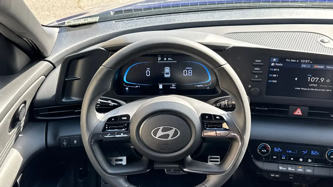 2025 Hyundai ELANTRA SEL Sport