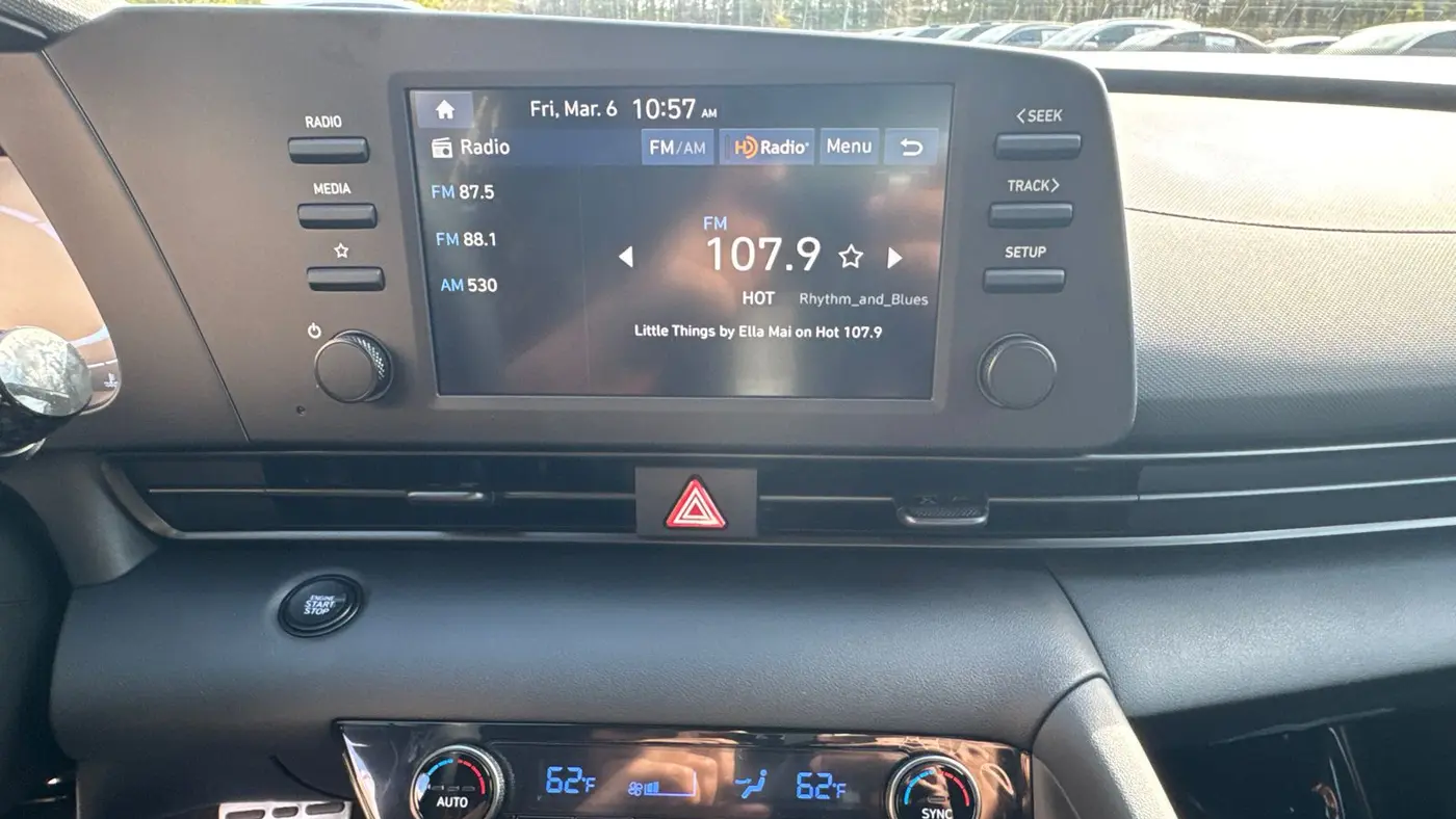 2025 Hyundai ELANTRA SEL Sport