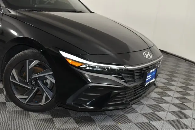 2025 Hyundai Elantra - $20,211