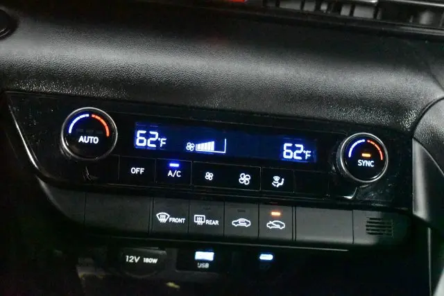 2025 Hyundai Elantra - $20,211