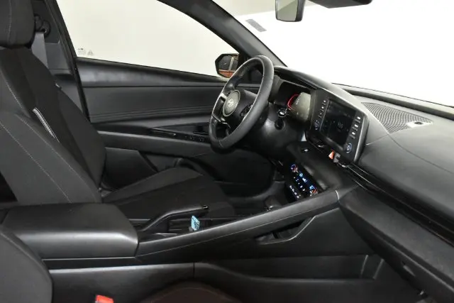 2025 Hyundai Elantra - $20,211