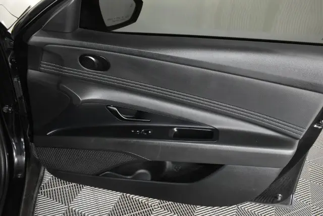2025 Hyundai Elantra - $20,211