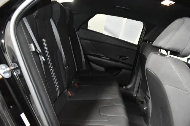 2025 Hyundai Elantra - $20,211