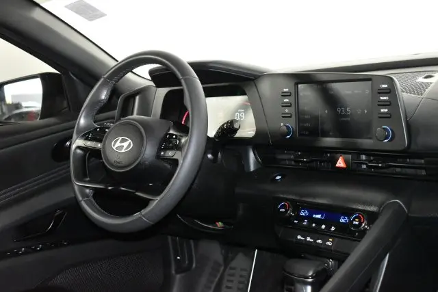 2025 Hyundai Elantra - $20,211