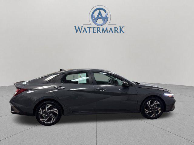 2025 Hyundai Elantra - $22,367