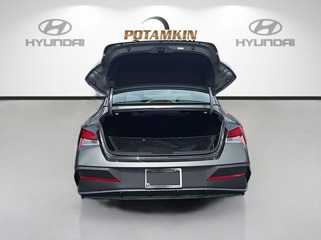 2026 Hyundai Elantra - $20,290