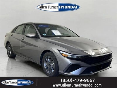 2024 Hyundai Elantra SEL 4DR Sedan
