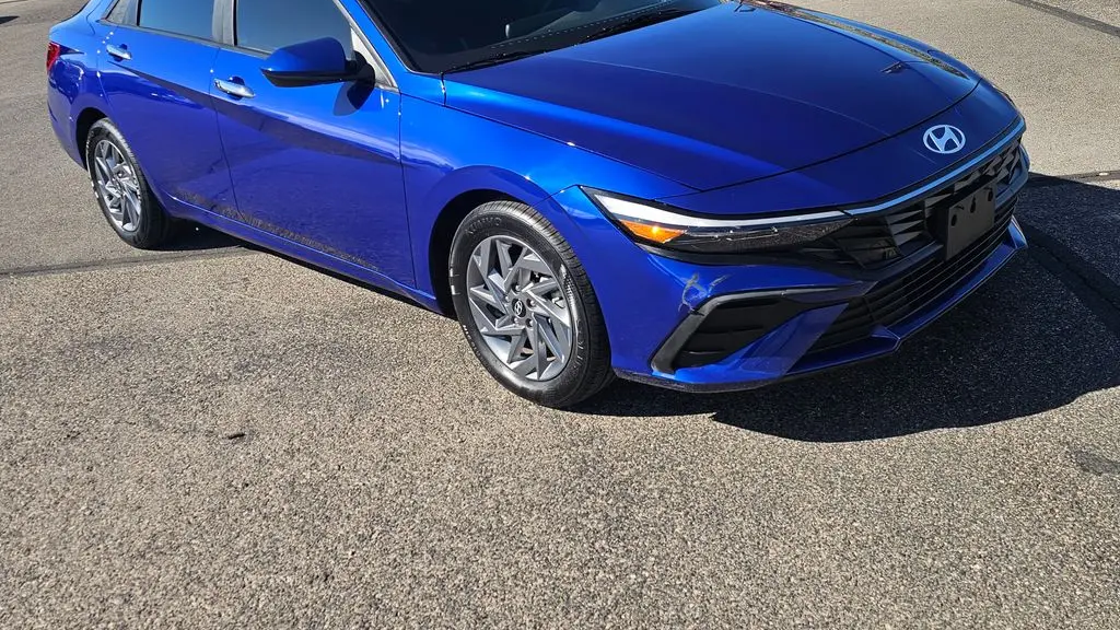 2024 Hyundai ELANTRA SEL