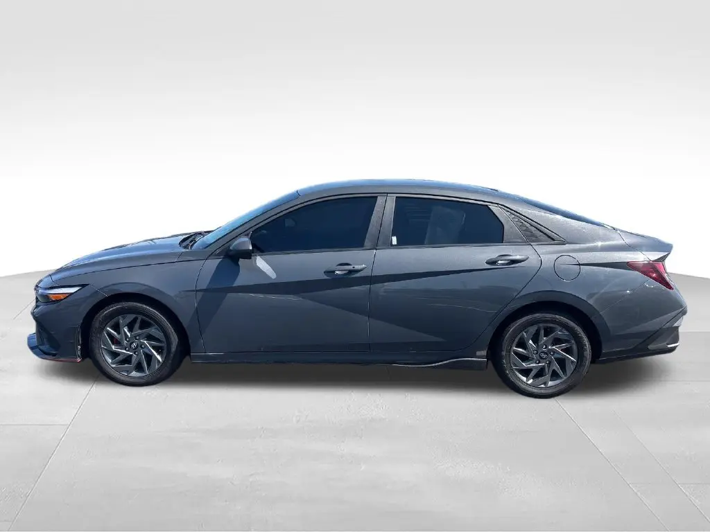2024 Hyundai Elantra - $21,888