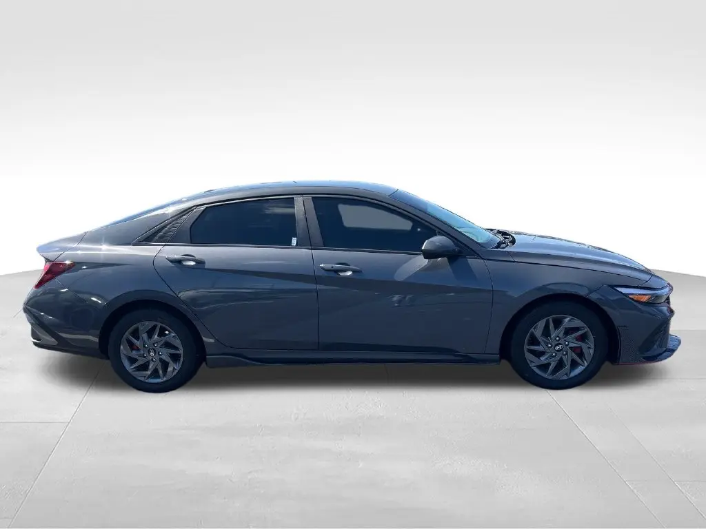 2024 Hyundai Elantra - $21,888