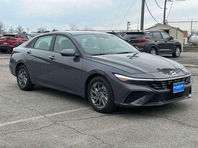 2024 Hyundai Elantra SEL 4DR Sedan