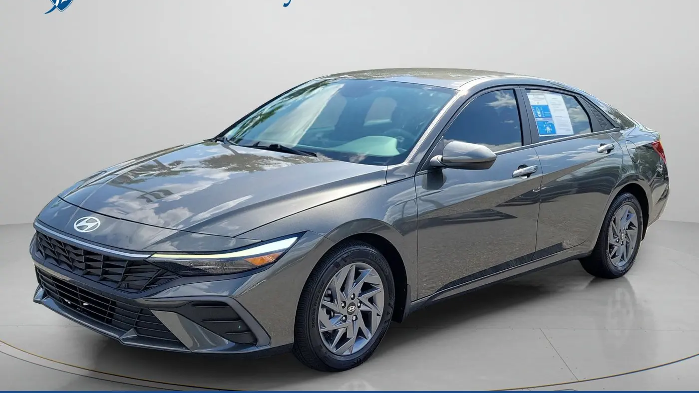 2024 Hyundai ELANTRA SEL