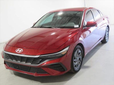 2024 Hyundai Elantra SEL 4DR Sedan