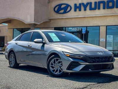 2024 Hyundai Elantra SEL 4DR Sedan