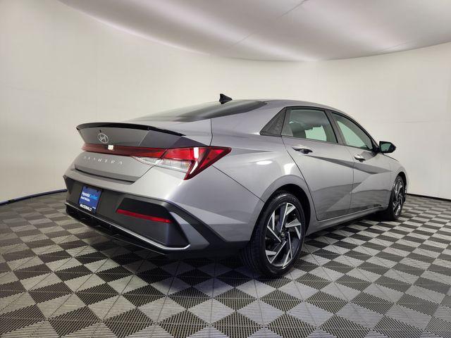 2025 Hyundai Elantra - $23,155