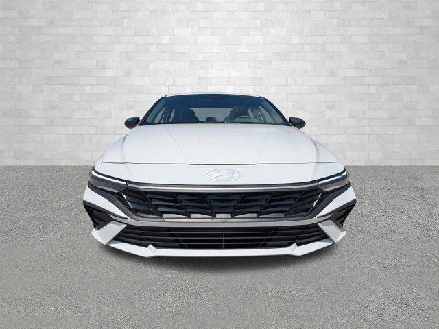 2025 Hyundai Elantra - $25,177