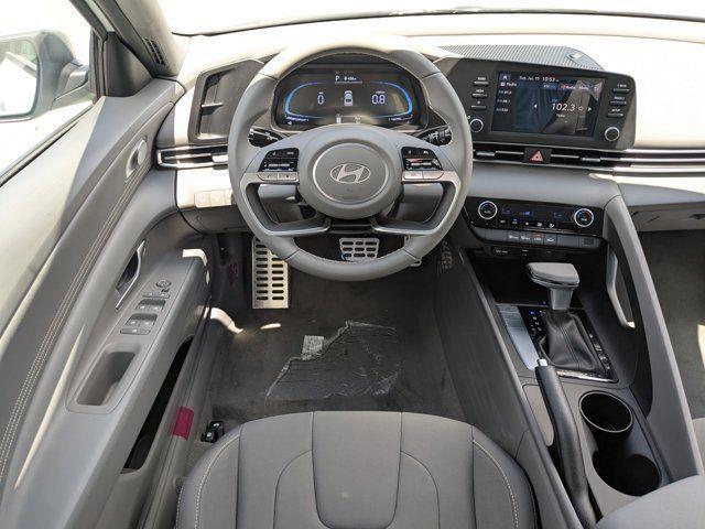 2025 Hyundai Elantra - $25,177