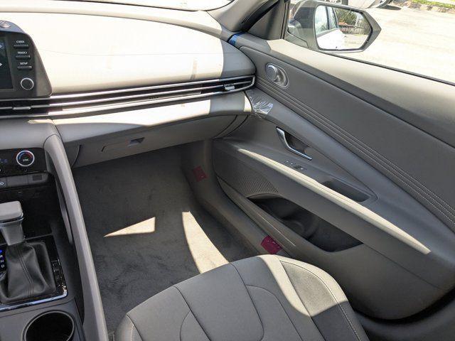 2025 Hyundai Elantra - $25,177