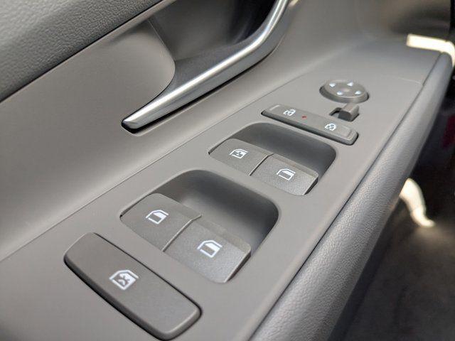2025 Hyundai Elantra - $25,177