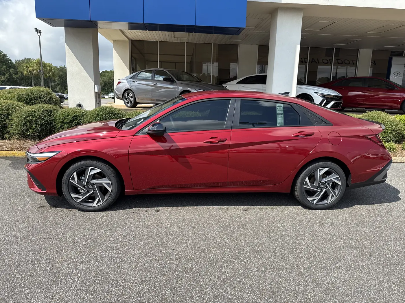 2025 Hyundai ELANTRA SEL Sport — photo 1 of 12