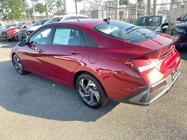 2025 Hyundai Elantra - $21,995