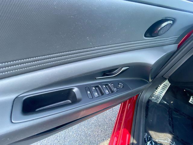 2025 Hyundai Elantra - $21,995