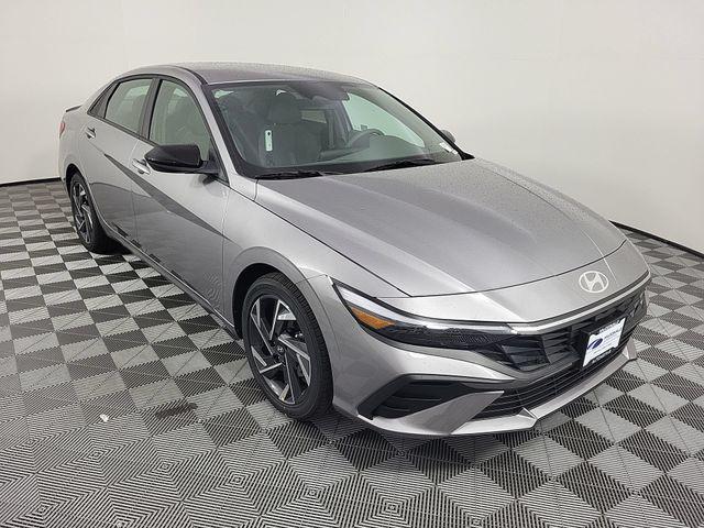 2025 Hyundai Elantra - $23,136