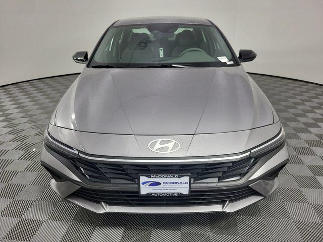 2025 Hyundai Elantra - $23,136