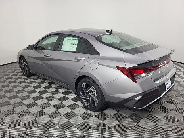 2025 Hyundai Elantra - $23,136