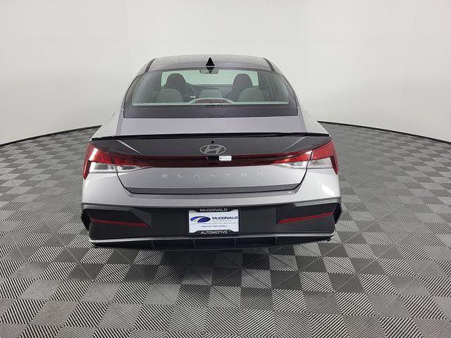 2025 Hyundai Elantra - $23,136